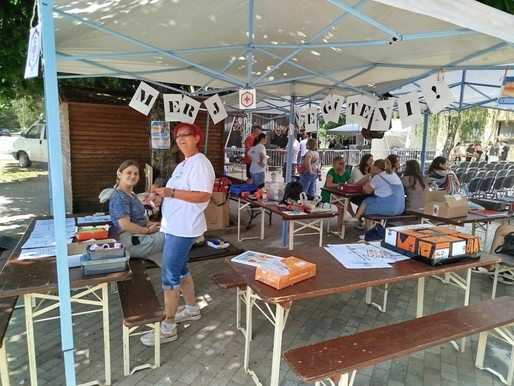 Kötözködő Dörmögök